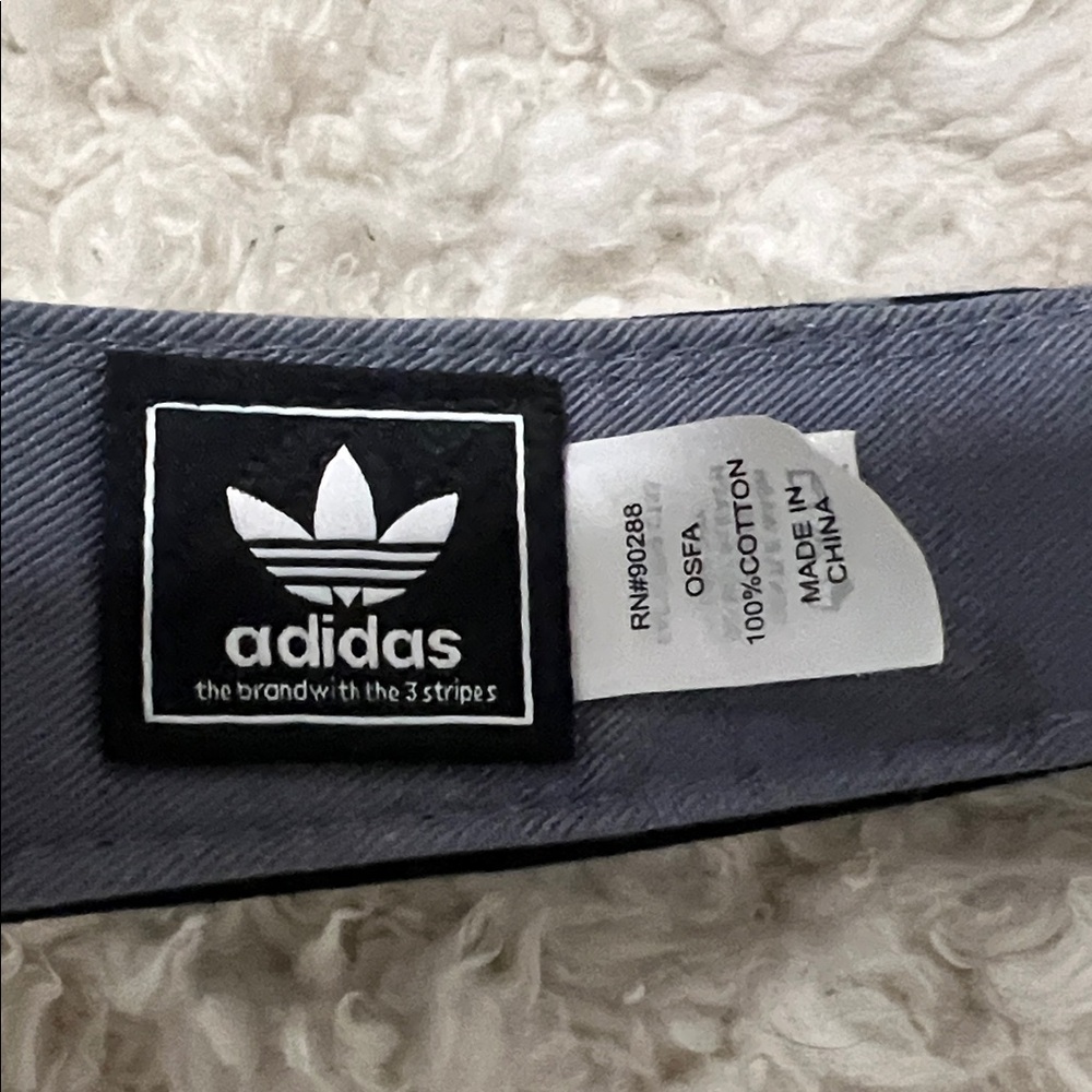 New - Adidas Black and White Sports Visor - Picture 2 of 3